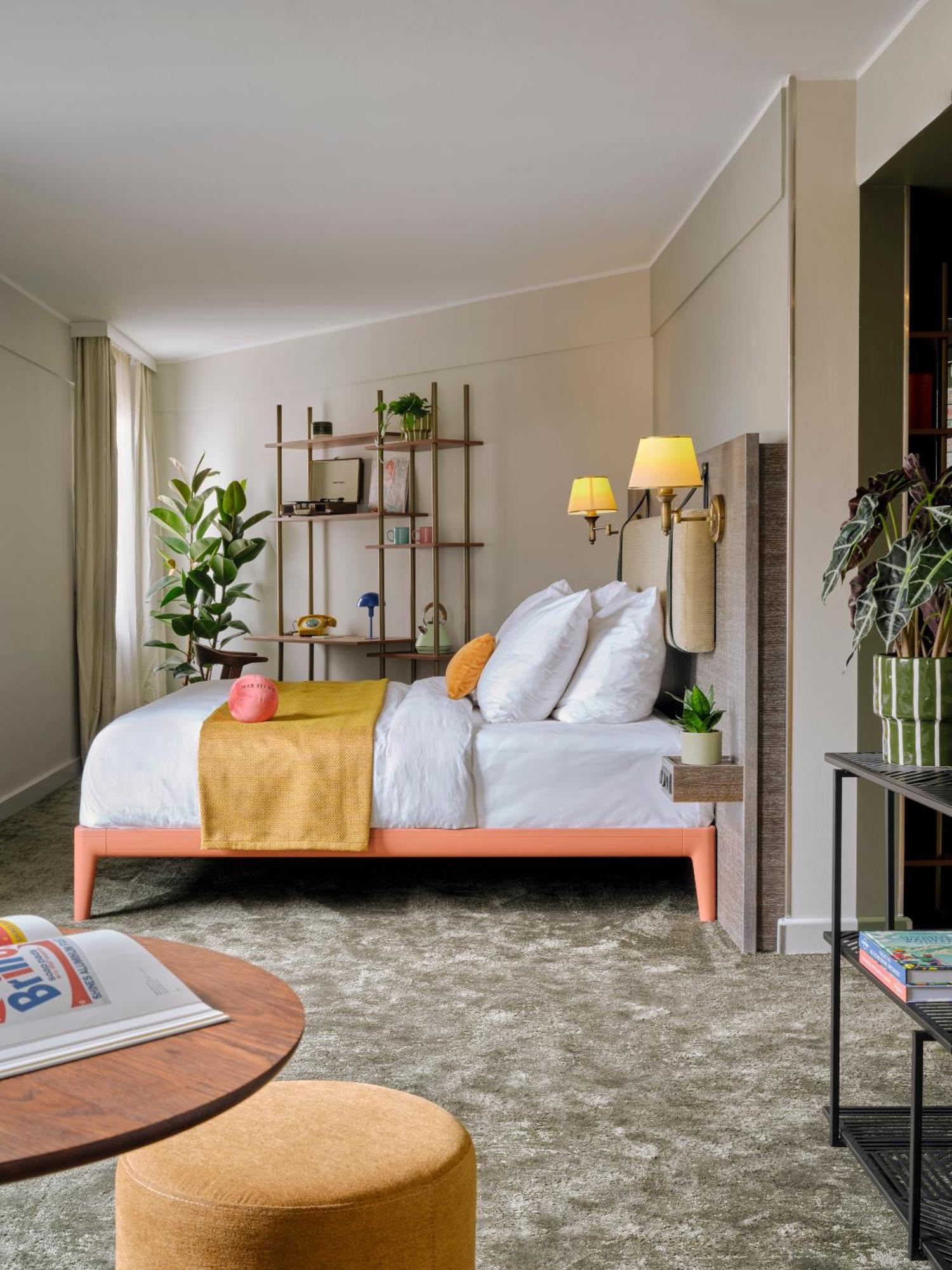 Pentahotel Hotel