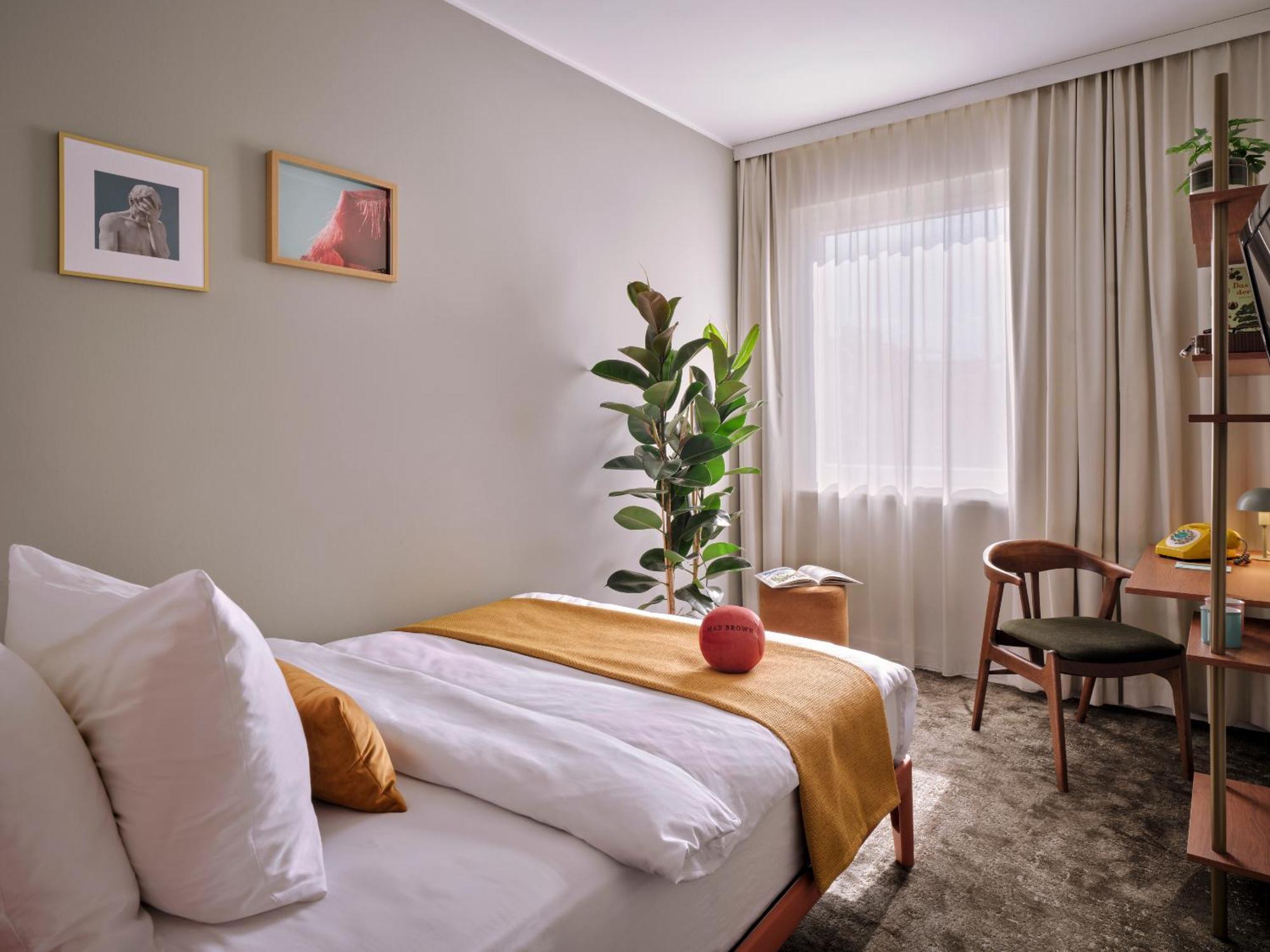 Pentahotel Hotel 4*