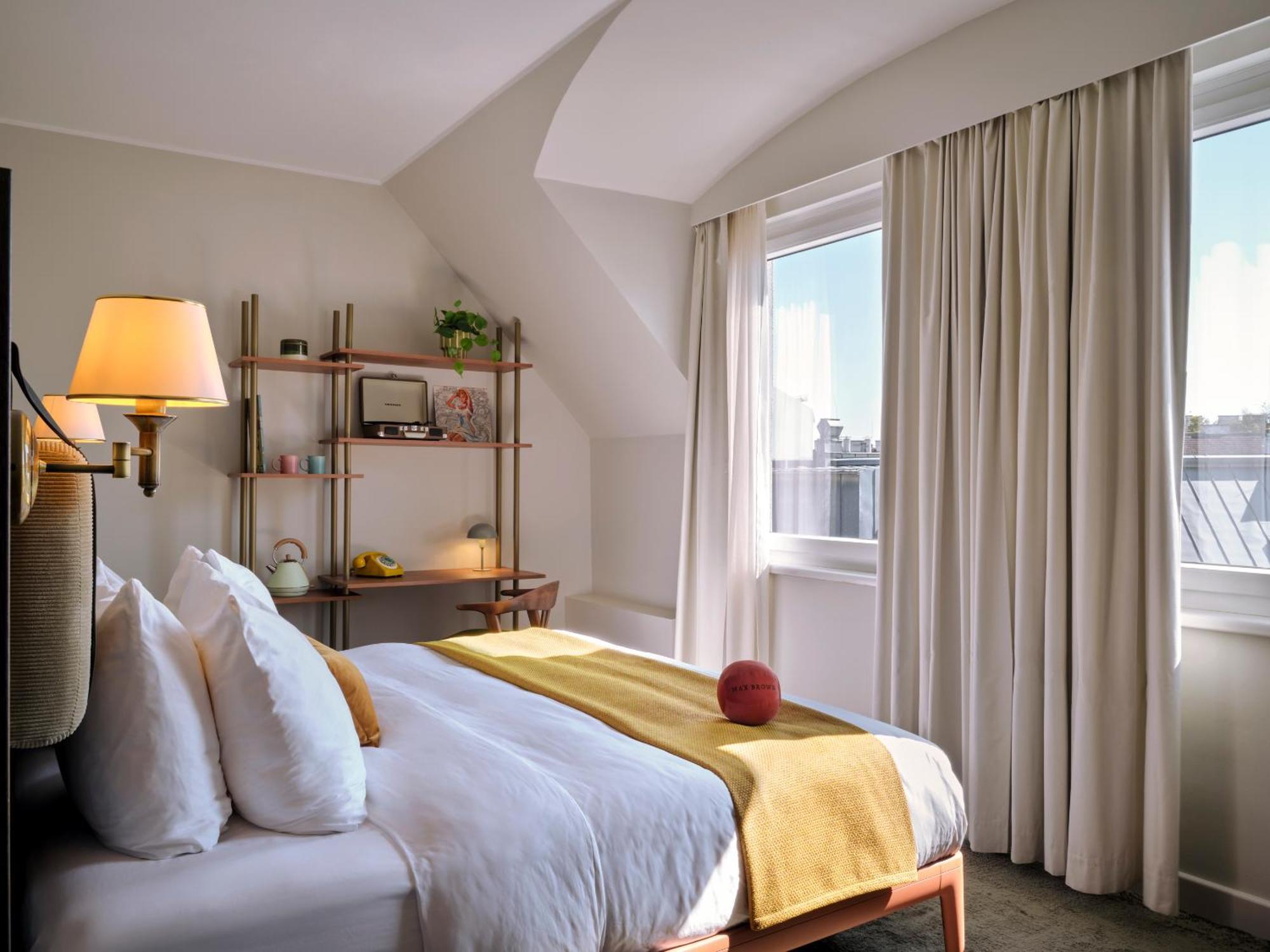 Pentahotel Hotel